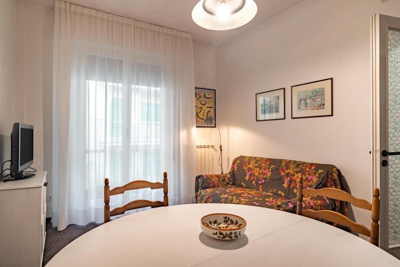 Rivierarent Moma 100 Metri Dal Mare Apartman Finale Ligure Kültér fotó