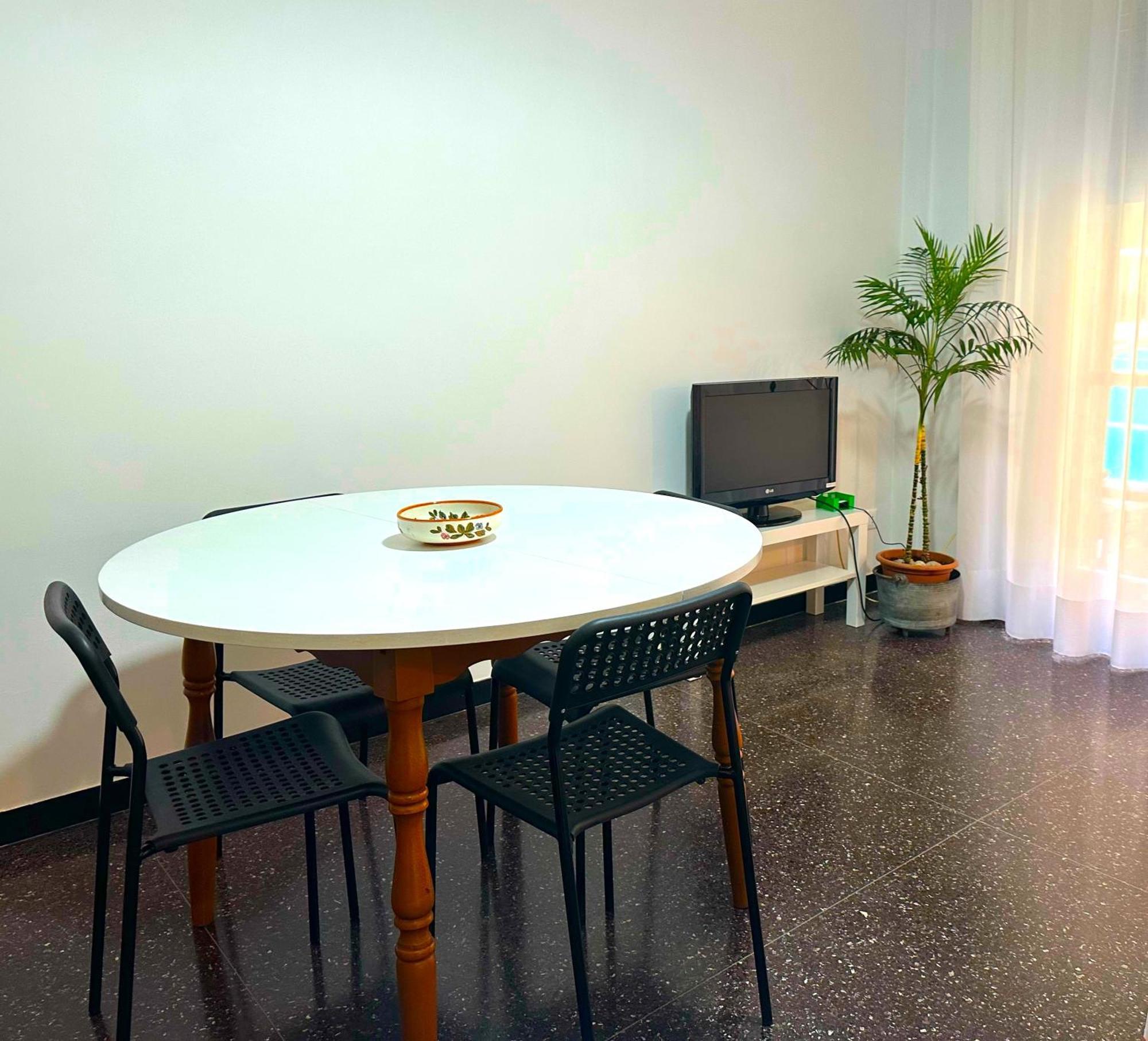 Rivierarent Moma 100 Metri Dal Mare Apartman Finale Ligure Kültér fotó